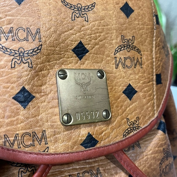 MCM VINTAGE COGNAC BACKPACK - Picture 4 of 12